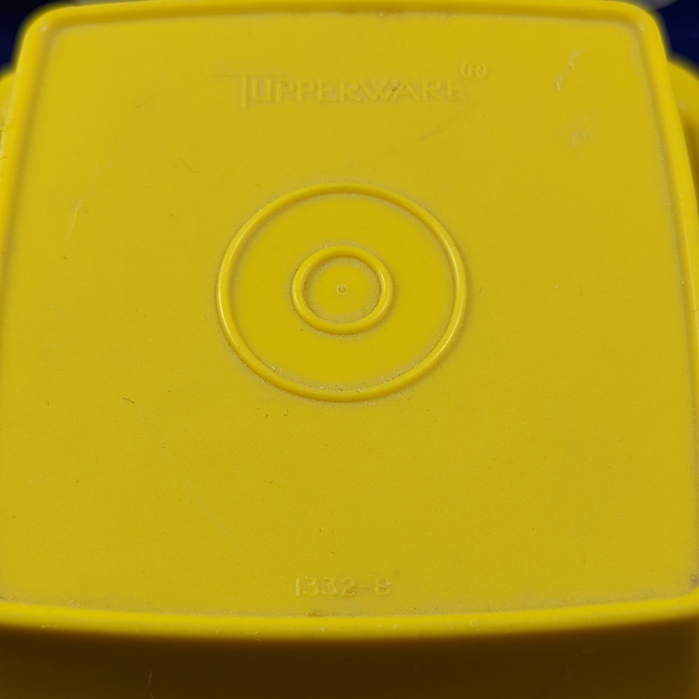Tupperware Pick-a-Deli Pickle Container Translucent with Yellow Lid - Picture 3 of 5